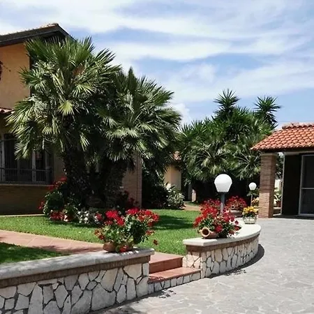 Al Mare Come A Casa Guest house *